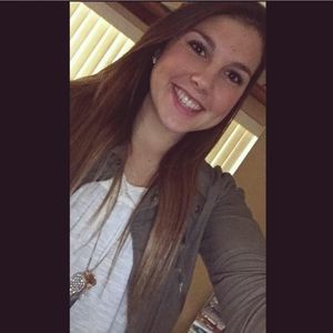 Meet your Posher, Emilee